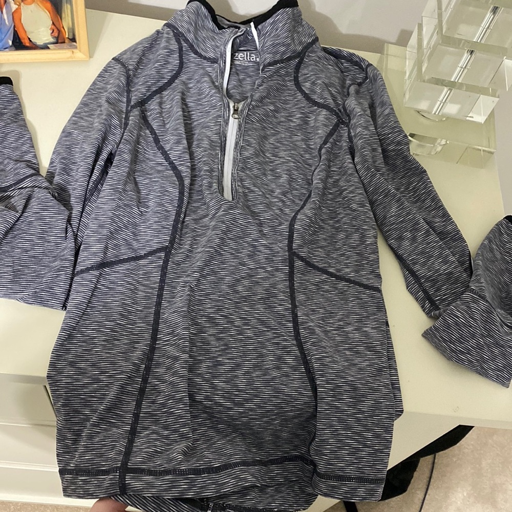 Workout quarter zip very lightweight